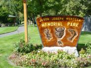 Menteer Memorial Park Entrance Sign